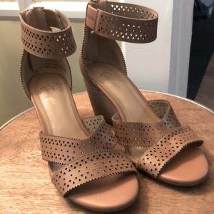 Crown Vintage wedge 6.5 nude